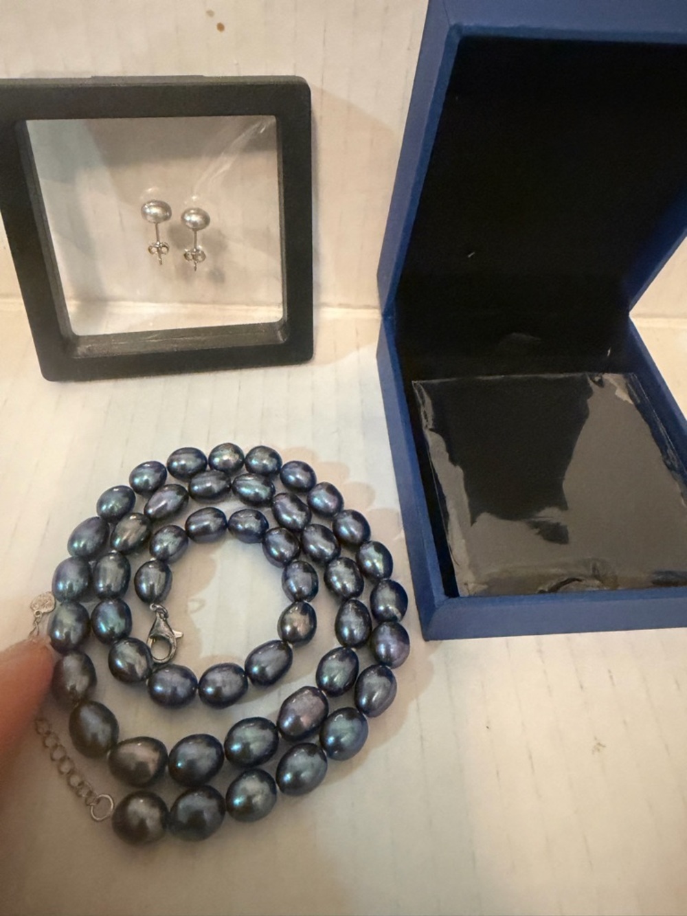 Iridescent Black Freshwater Pearl Necklace - Elegant Women's Jewelry